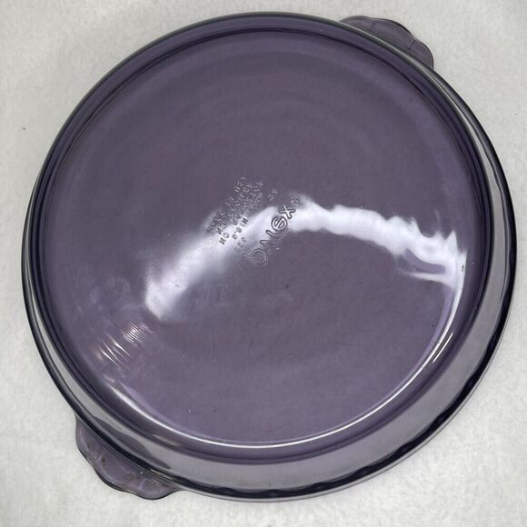 PYREX VTG USA Made Pie Plate #229 ScallopEdge 10” Purple Glass DeepDish Ovenware - Picture 4 of 4